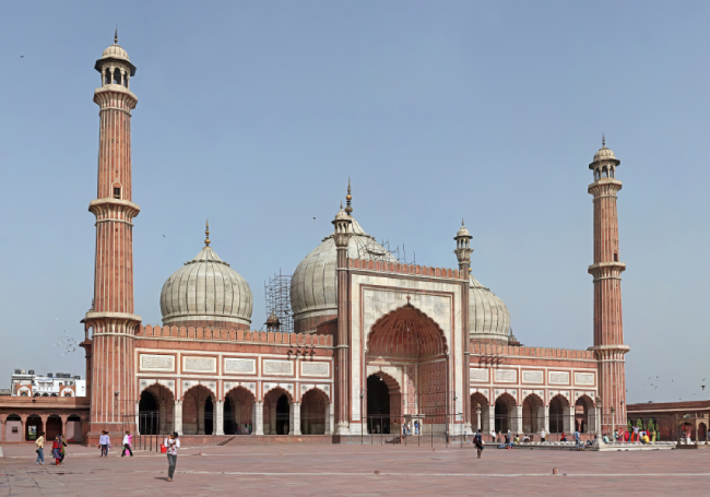 
https://adventure-international.com/wp-content/uploads/2018/08/Jama-Masjid-Delhi-left.jpg
